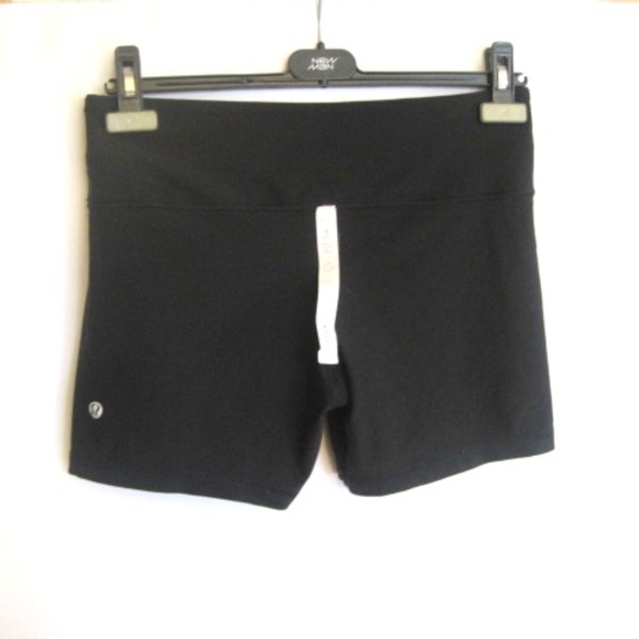 Lulu Lemon Reverse Groove Short - Picture 9 of 12
